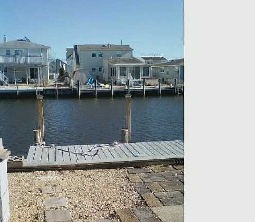 5th image of 17 Sycamore Ln