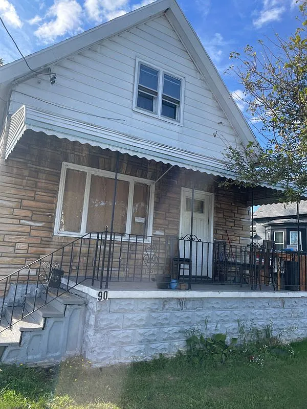 2 bed, 1.0 bath, 957 sqft, $1,200 — Photo 1