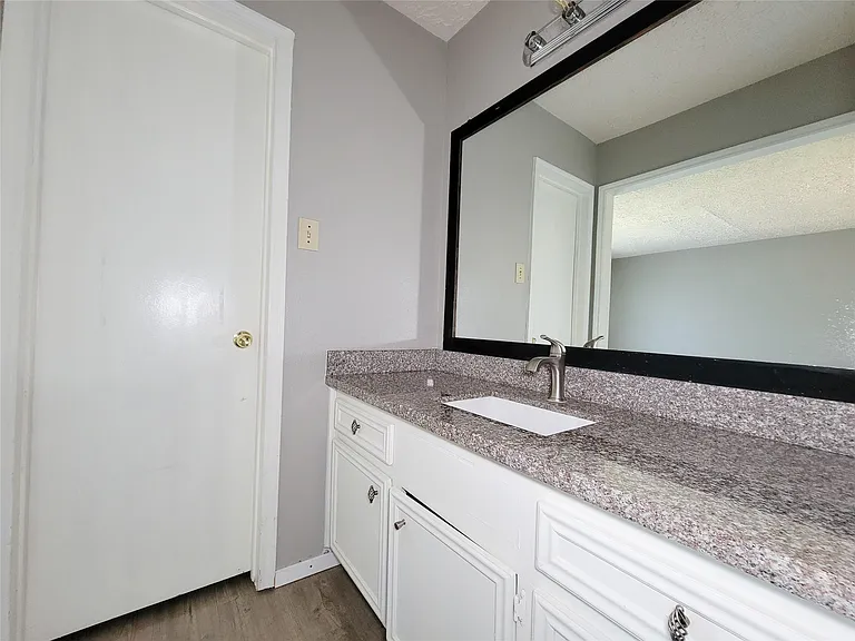 13611 Ravensway Dr #B — Photo 19