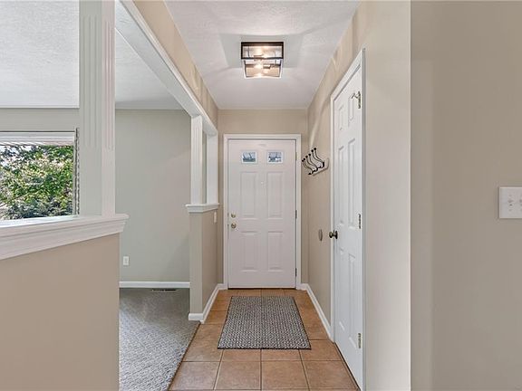 3rd image of 7401 N Strathbury Ave