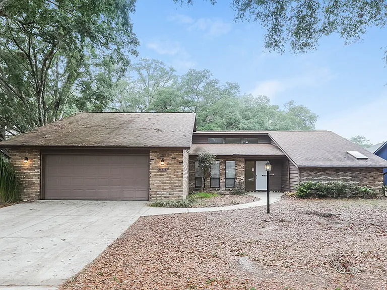 34438 Cedarfield Dr — Photo 1