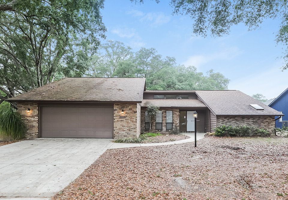 1st image of 34438 Cedarfield Dr