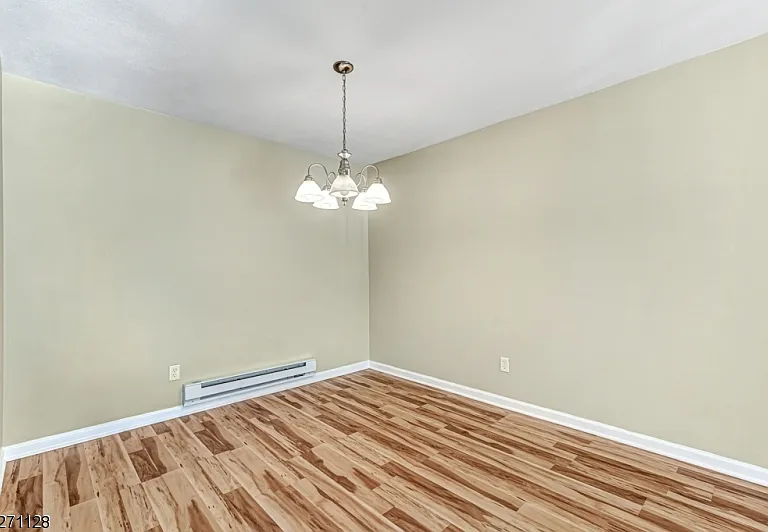 798 Eves Dr #2R — Photo 11