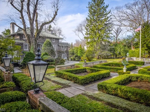 33 Windermere Ter, Millburn Twp., NJ 07078