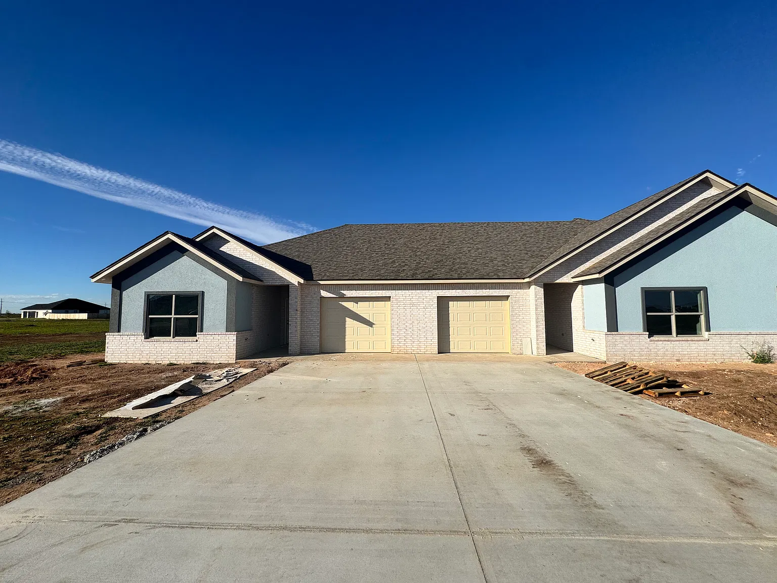 3 bed, 1600 sqft, $2,250 — Photo 1