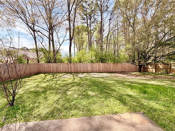 2nd image of 1011 Pleasant Ave