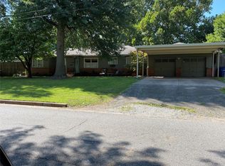 4698 S Columbia Ave, Tulsa, OK 74105