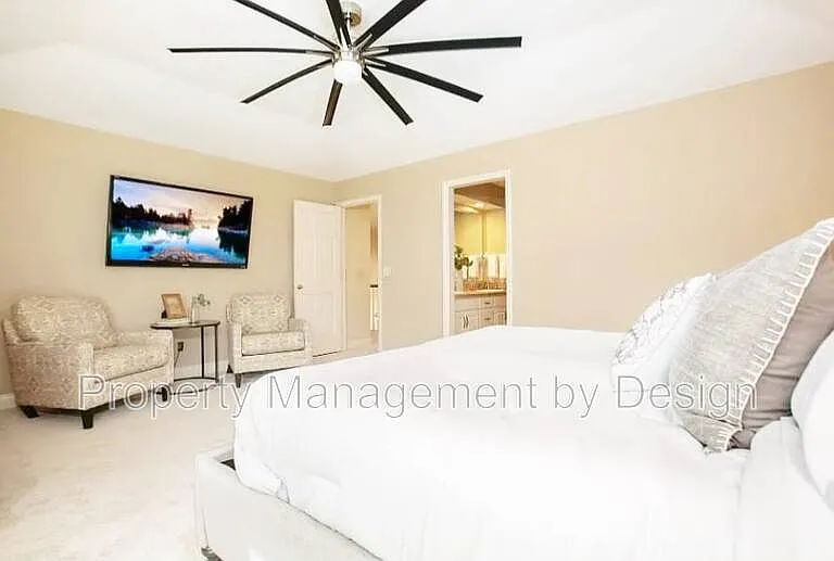 921 Vineland Ct — Photo 16