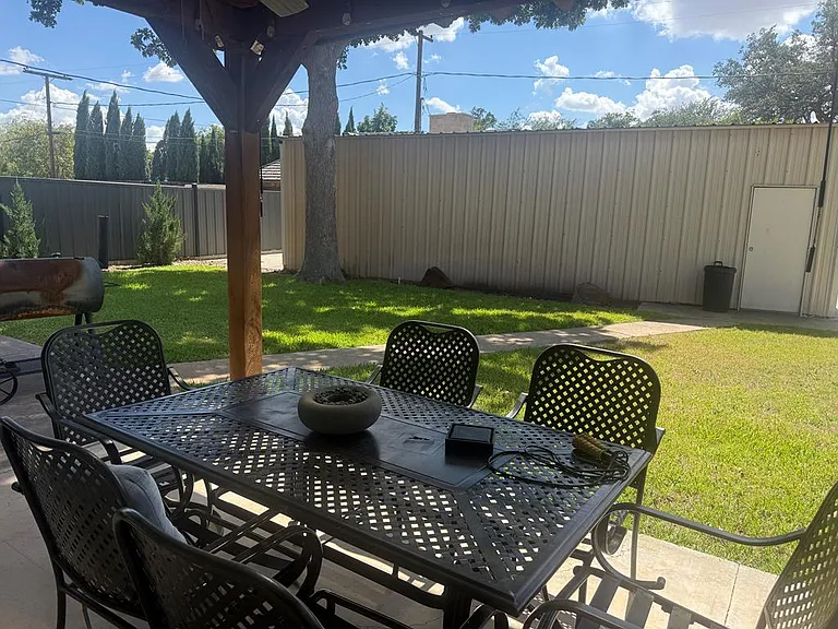 1616 W Dengar Ave — Photo 18