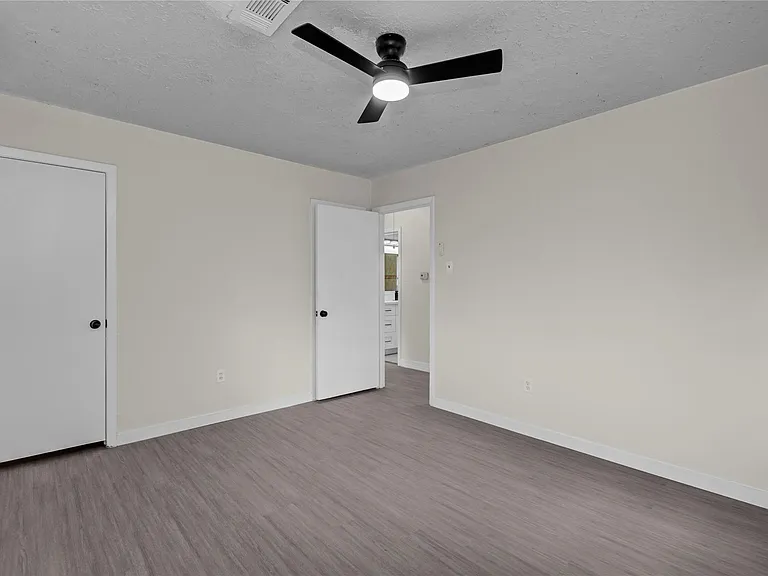 7329 Gleason Rd — Photo 13