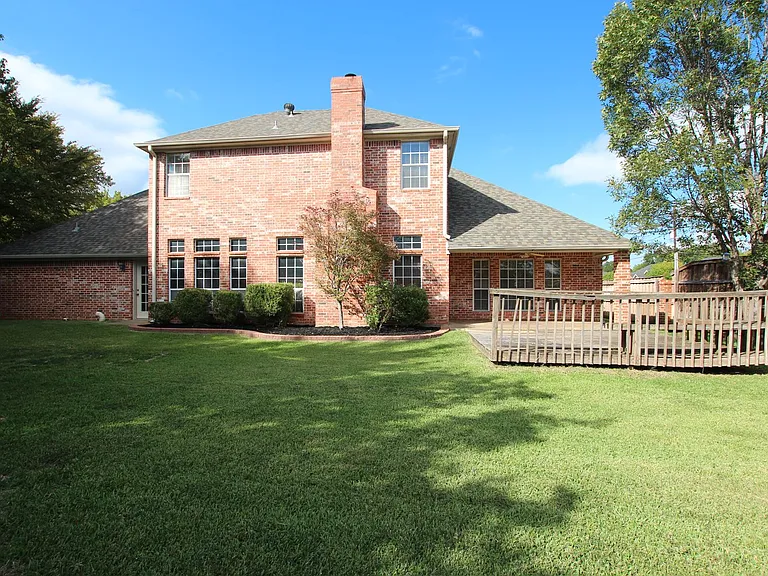 1202 River Bend Dr — Photo 31