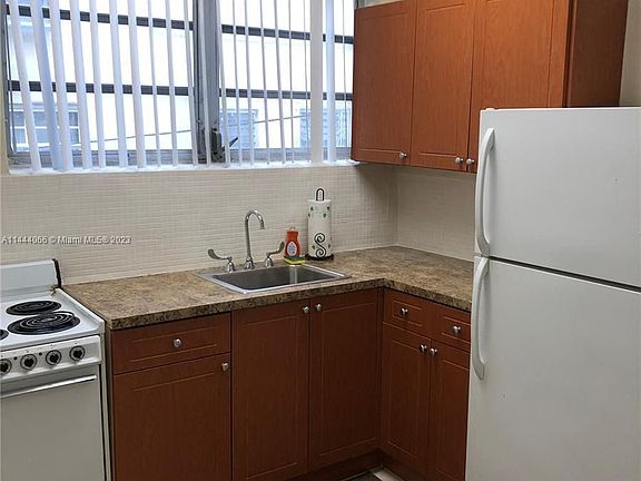 3rd image of 1726 NW 19th St #2