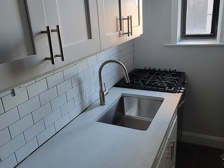 111 Garrison Avenue — Photo 3