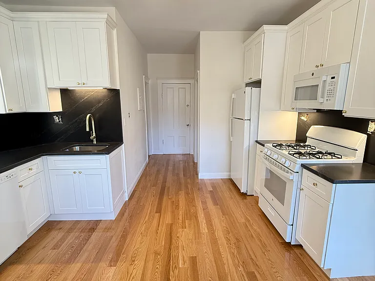 135 Derby St #2 — Photo 1
