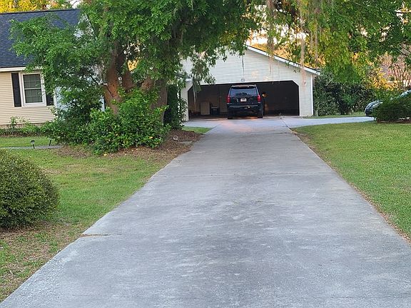 2nd image of 103 Camellia Dr