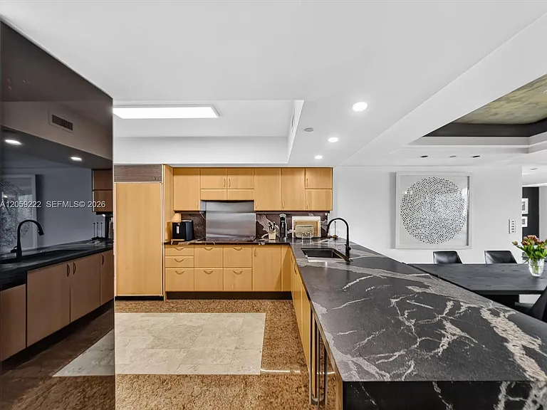 1455 Ocean Dr #704 — Photo 13