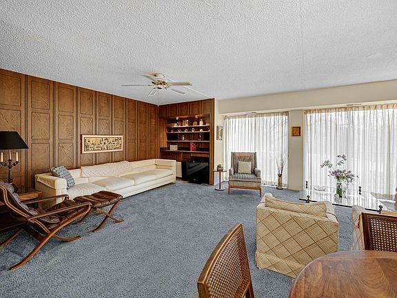 3rd image of 3504 Lakeview Dr APT 105