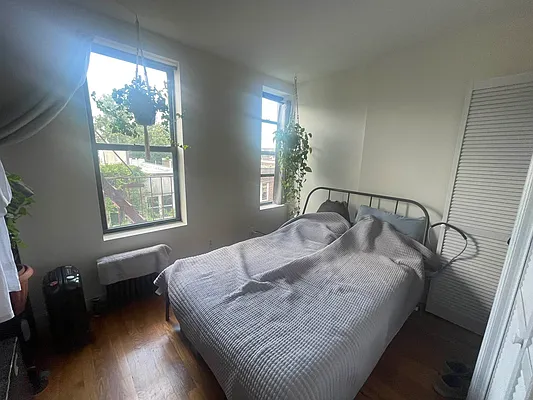 Rented by Metropolis International Realty Inc. | media 7