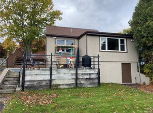 8530 Lakeshore Rd, Cicero, NY 13039