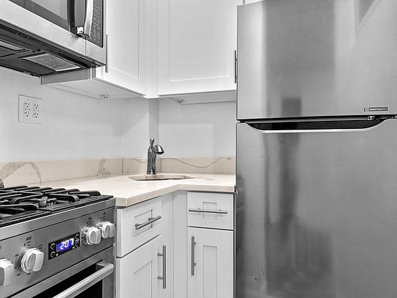 4th image of 347 W 55th St APT 5G