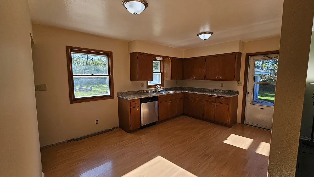 Building Photo - 499 Adeline Dr #499