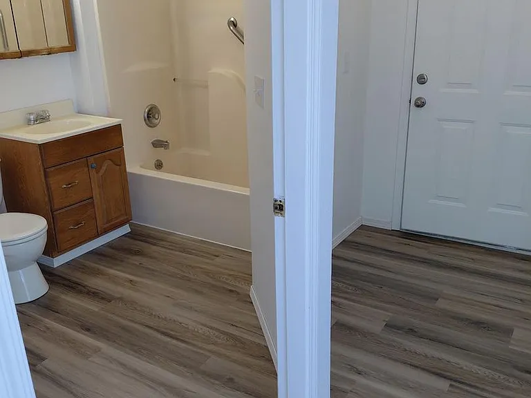 435 -Keystone Apartments — Photo 29