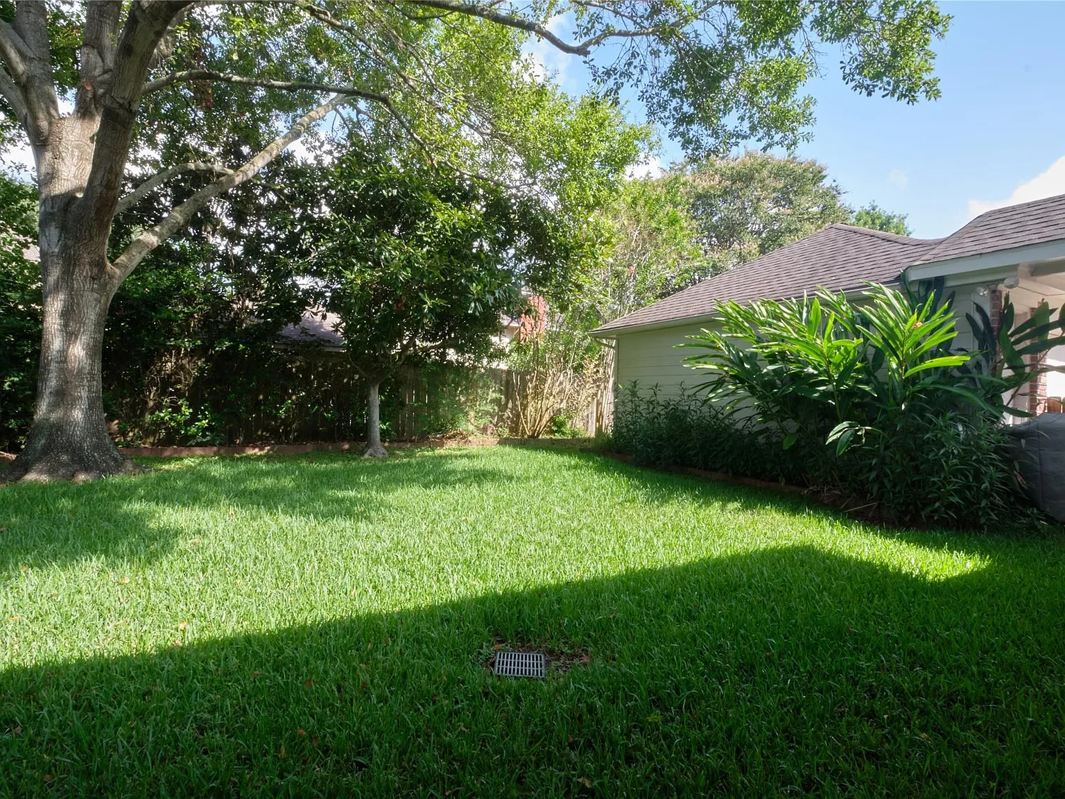 3 bed, 2.5 bath, 2752 sqft, $2,500 — Photo 4