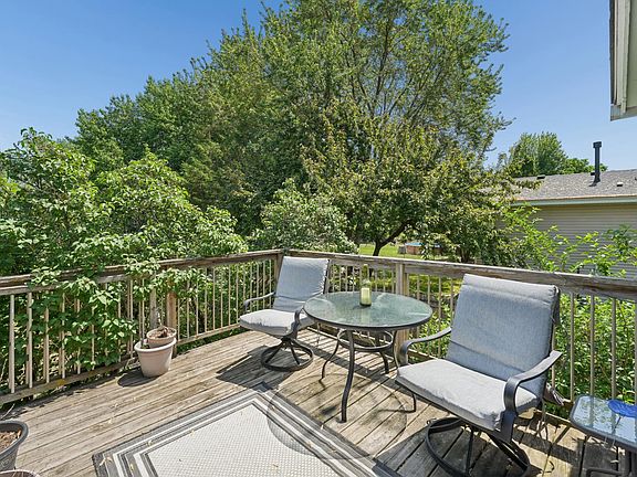 5th image of 11116 Louisiana Ct E