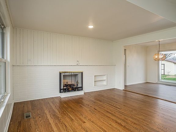 5th image of 107 N Hills Dr
