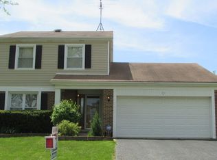 40 Rosewood Dr, Roselle, IL 60172