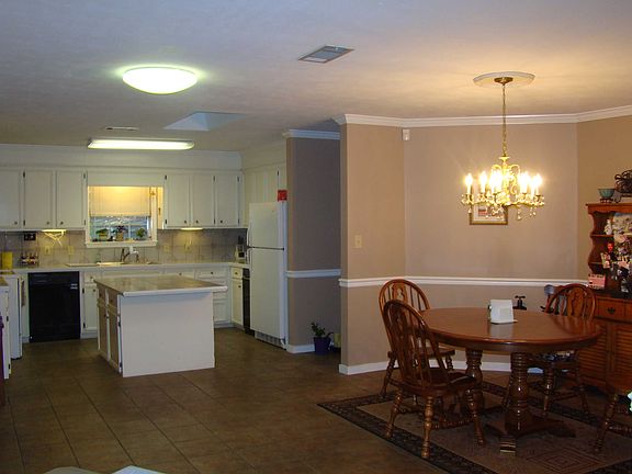 2nd image of 2118 W Fairway Dr