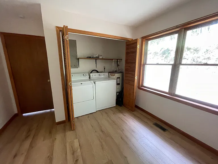 752 Meadow Brook Ln — Photo 6