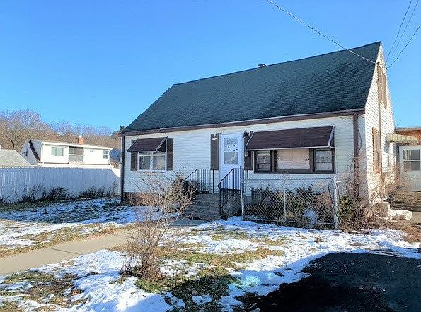 1st image of 1035 Winchester Ave