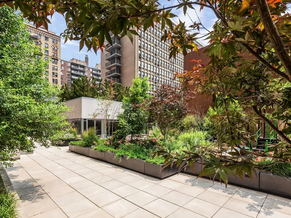 175 West 95th Street 19G image 16 of 17