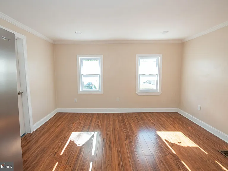 606 Green St — Photo 12
