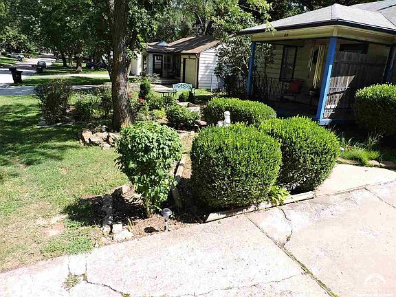 3rd image of 1515 W 22nd St