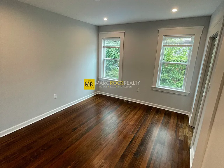 31-33X Raymond Ave #33-2 — Photo 7