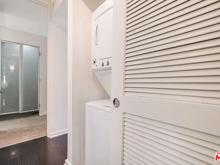 330 S Barrington Ave #210 — Photo 18