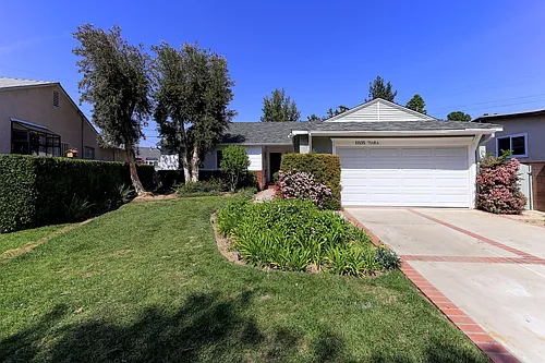 17135 Tiara St Photo 1 17135 Tiara St Photo 1