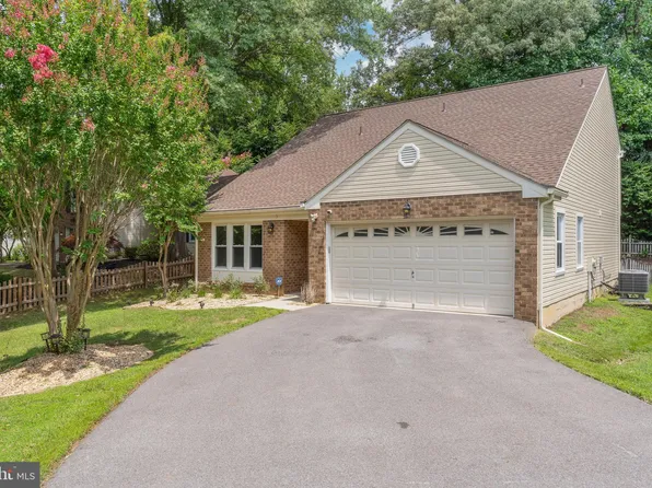 1868 E Queens Ct, Crofton, MD 21114