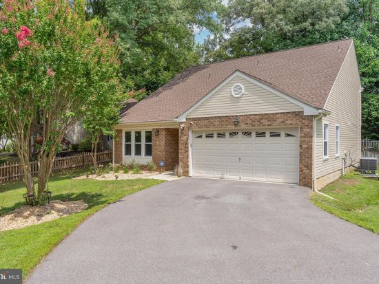 1868 E Queens Ct, Crofton, MD 21114