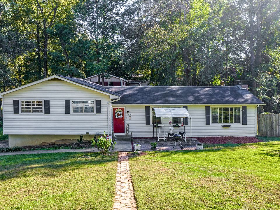 1st image of 620 Evergreen Dr