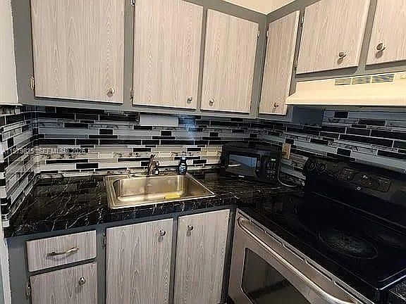 3rd image of 1851 NE 62nd St APT 610