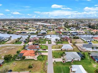 142 SW 34th Pl, Cape Coral, FL 33991