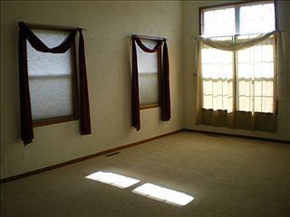4th image of 813 Winfield Dr