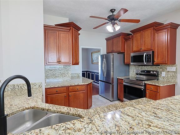4th image of 323 Damsel Ct