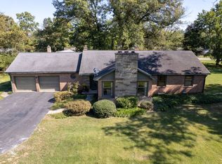 1104 S Maple St, Olney, IL 62450