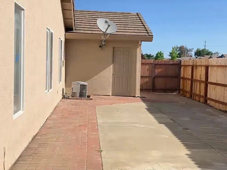 1264 Ivywood Dr — Photo 5