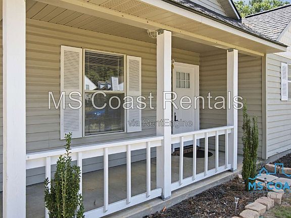 3rd image of 398 Nelson Rd