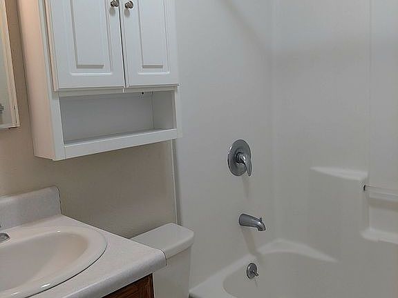 5th image of 524 6th Ave S